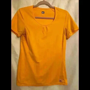 REI Short Sleeve Tee Top Shirt Mesh Trim Workout Activewear Orange Size Small